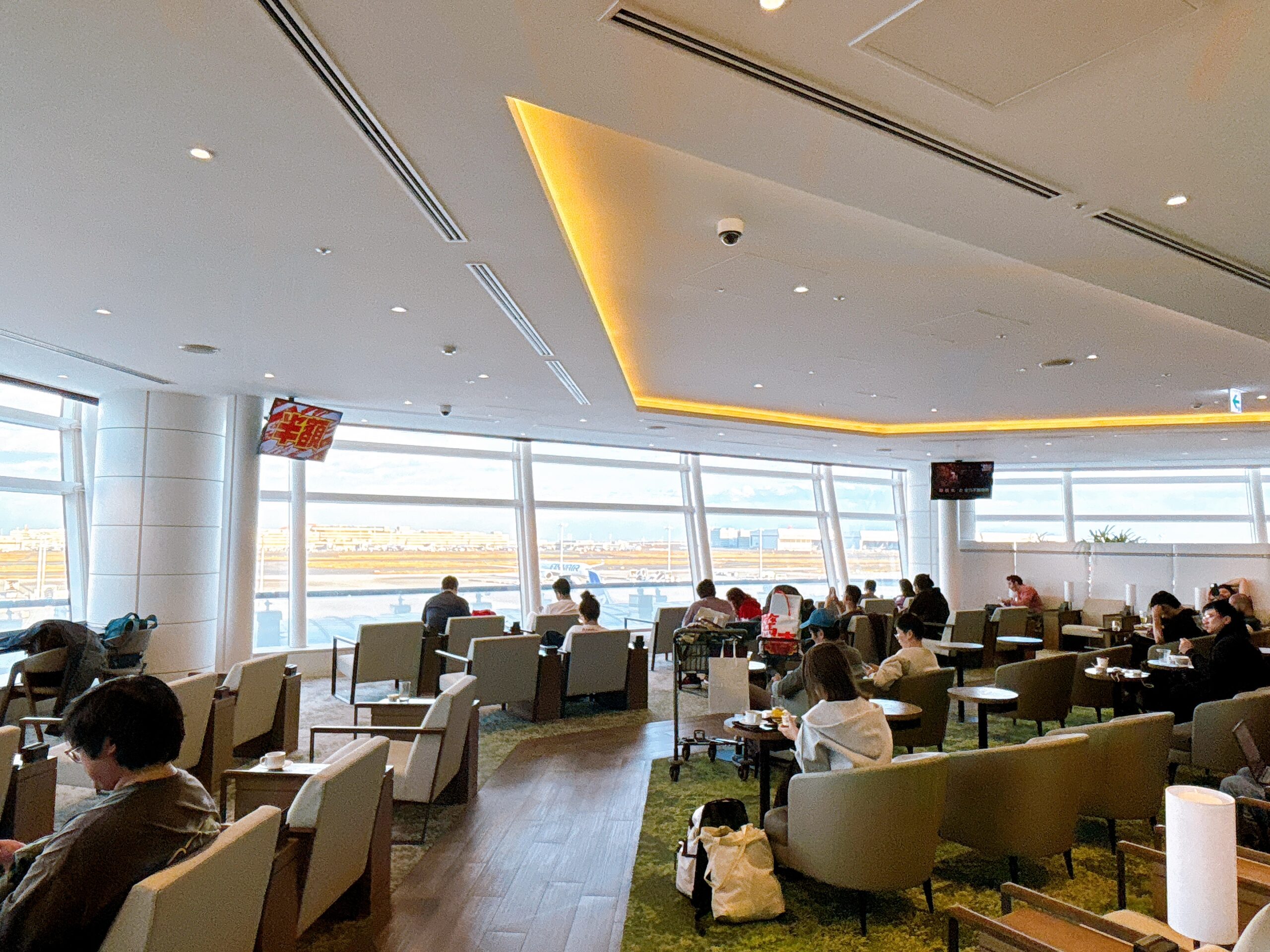 TIAT LOUNGEの外観