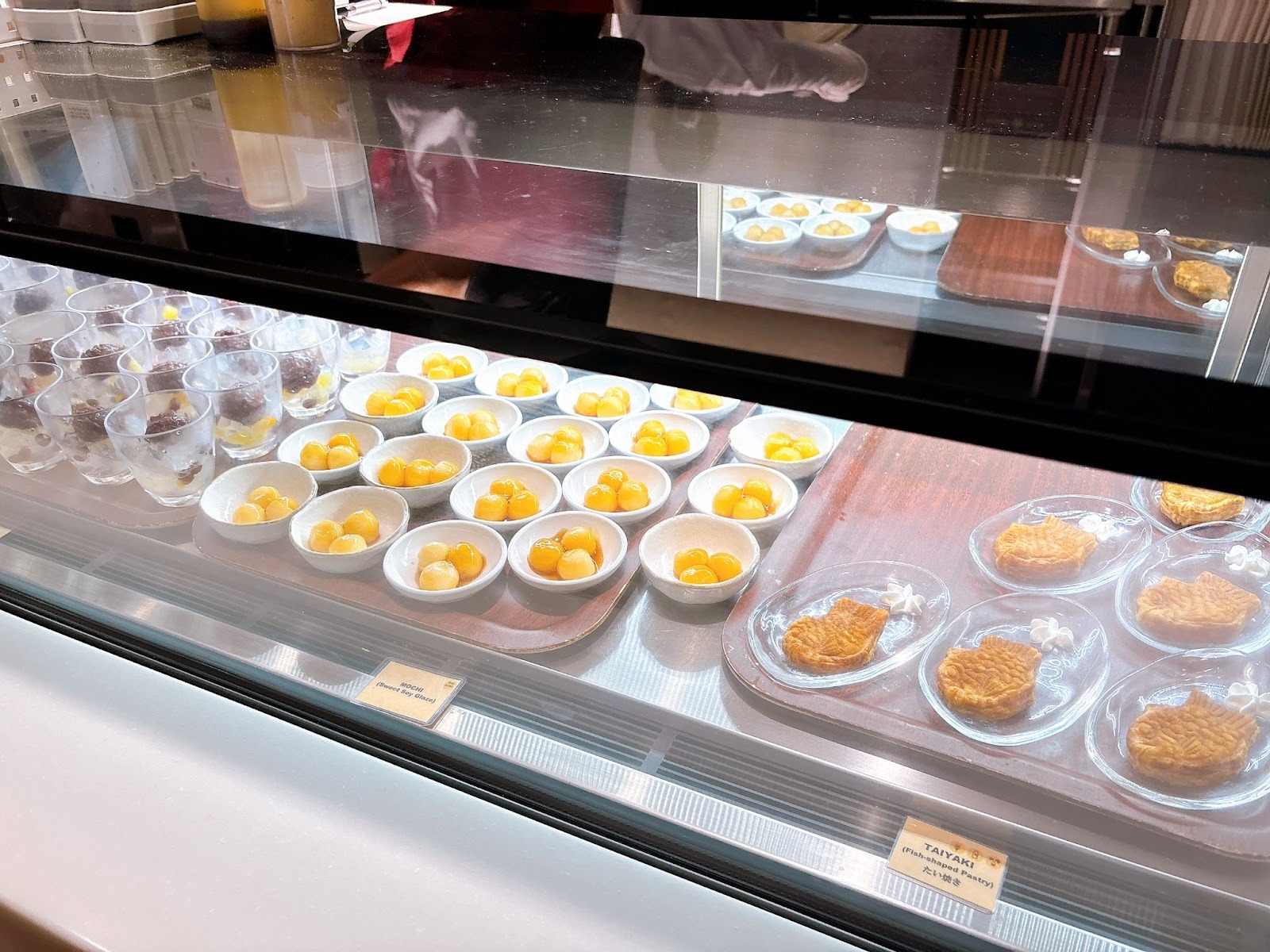 あんみつ、みたらし団子、たい焼き